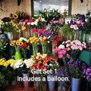 Gift Set 1 - Florist Choice Traditional Handtie Bouquet