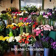 Gift Set 2 - Florist Choice Traditional Handtie Bouquet